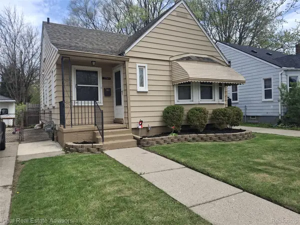19969 Elkhart Street, HarperWoods, MI 48225