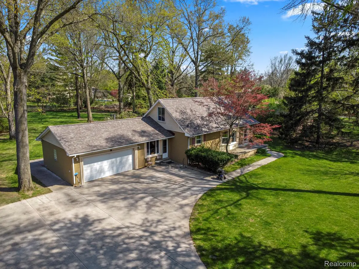 214 N Evangeline Street, Dearborn Heights, MI 48127 - #1