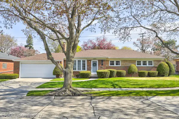 23107 N Rosedale Court, StClairShores, MI 48080