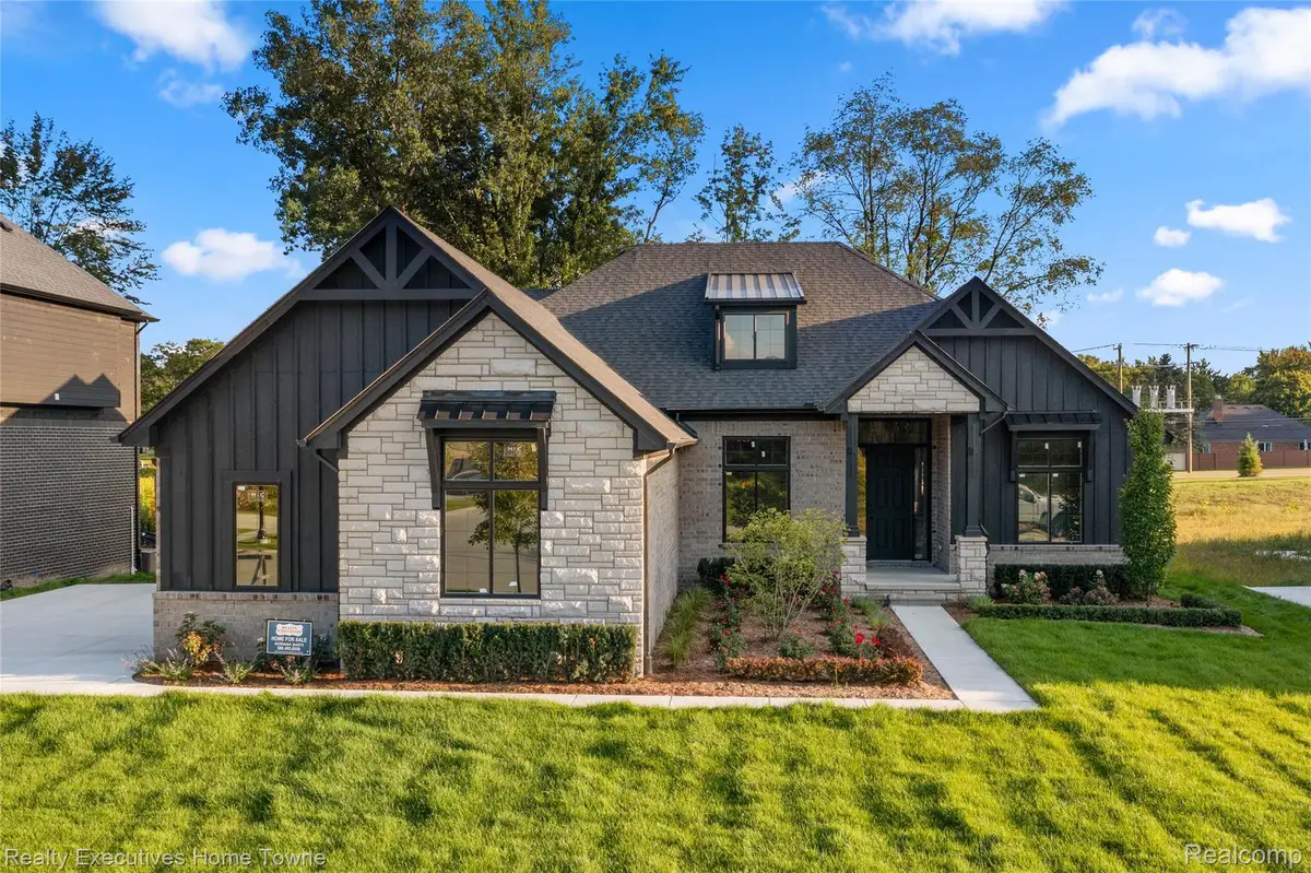 35071 Woodside Drive, Richmond, MI 48062 - #1