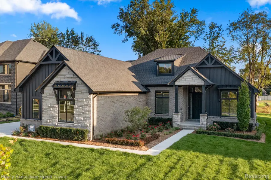 35071 Woodside Drive, Richmond, MI 48062 - #3