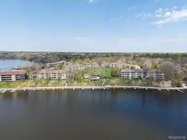 1680 Cliffs Landing #302E, Ypsilanti, MI 48198