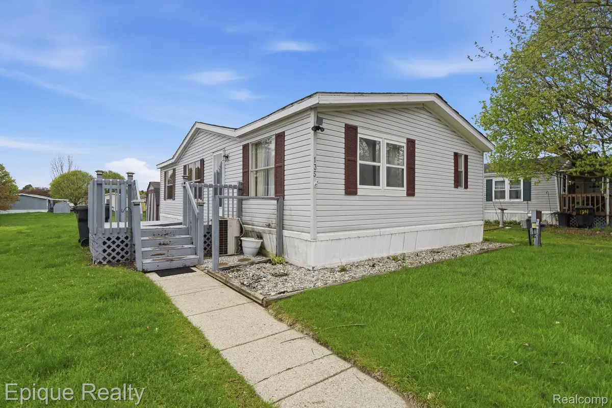 135 Hunters Rill Drive, Lapeer, MI 48446 - #1