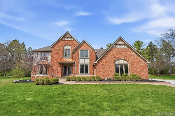 1906 Independence Court, RochesterHills, MI 48306