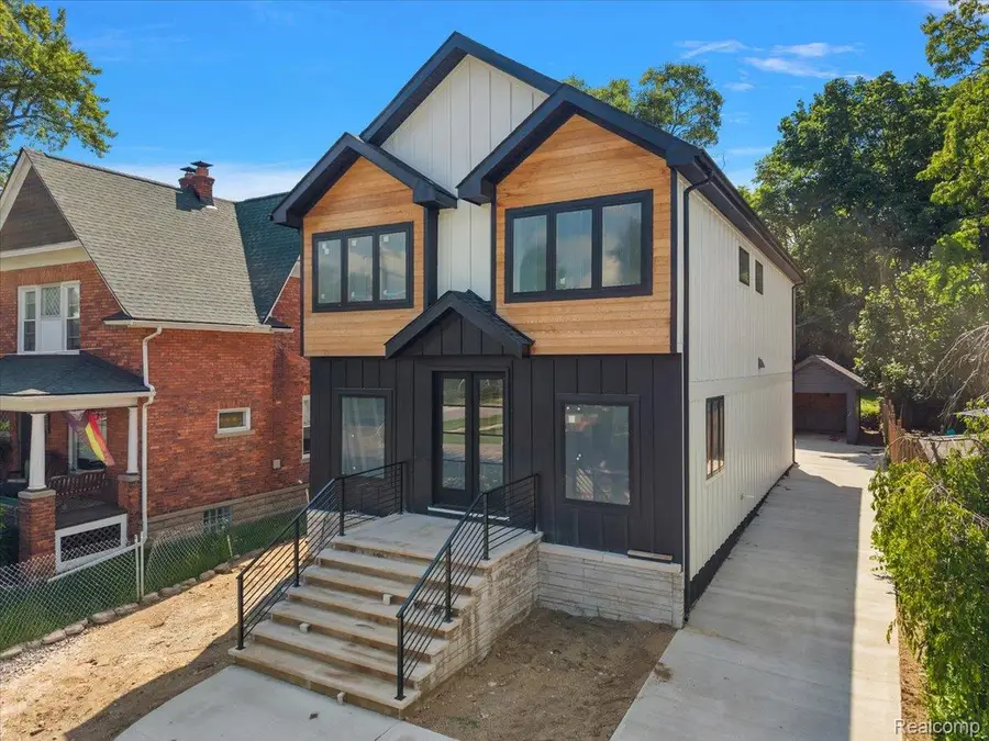 205 Pine Street, Rochester, MI 48307 - #2