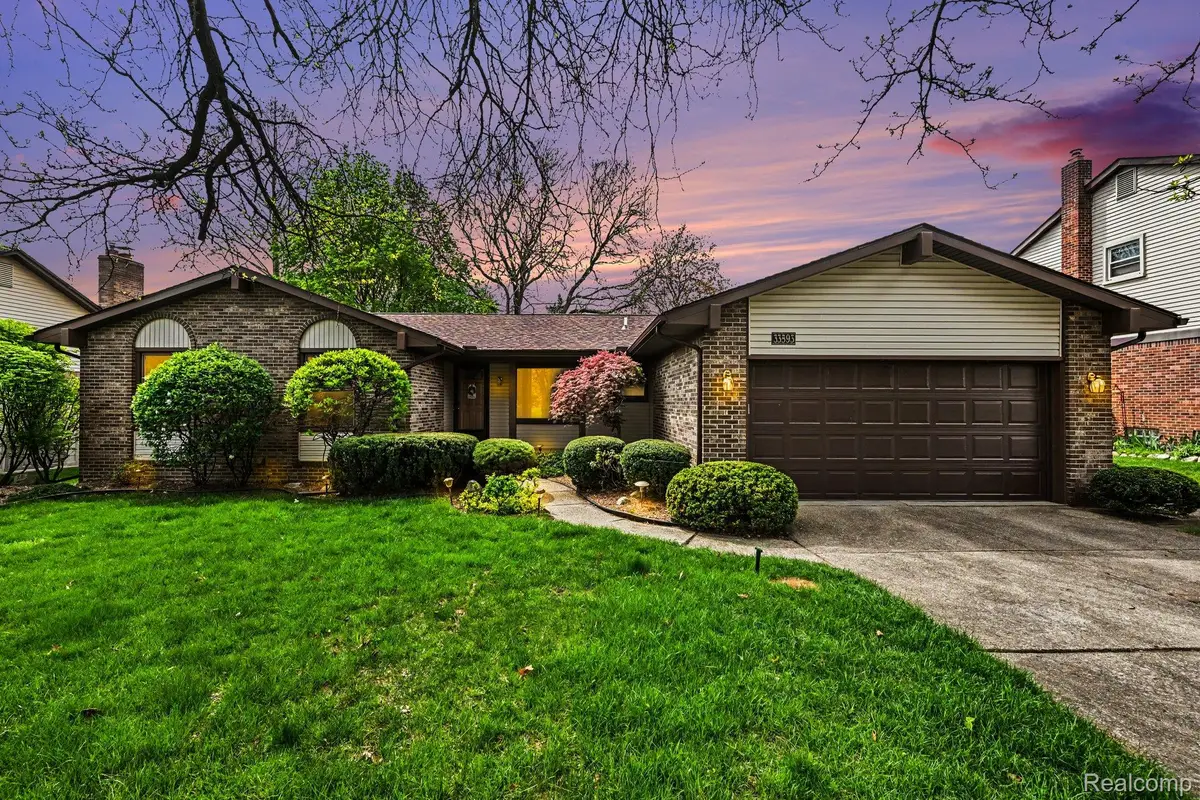 33593 Curtis Road Road S, Livonia, MI 48152 - #1