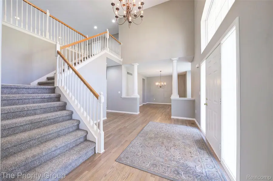 6083 Village Court, Clarkston, MI 48346 - #3
