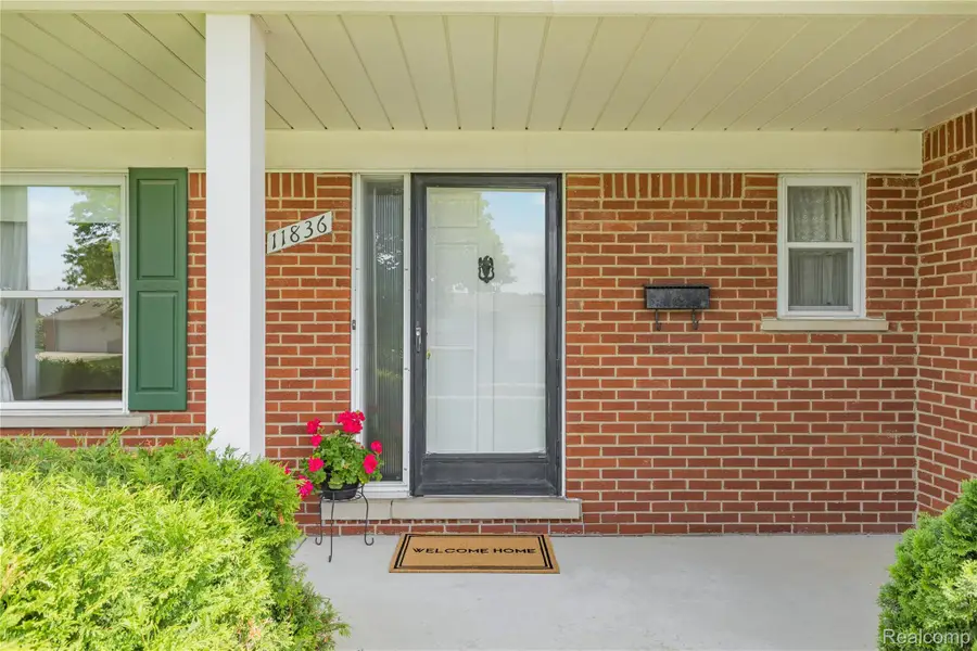 11836 Canterbury Drive, Warren, MI 48093 - #2