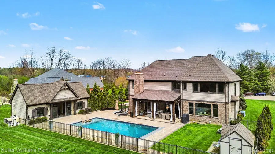 8135 Pine Knob Meadows Drive, Clarkston, MI 48348 - #2
