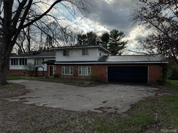 226 S Burkhart Road, Howell, MI 48843