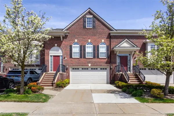 955 Sandalwood Drive, Troy, MI 48085