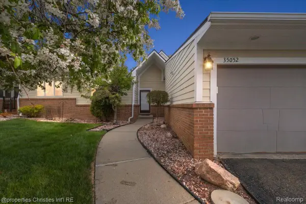 35052 Meadow Lane, FarmingtonHills, MI 48335