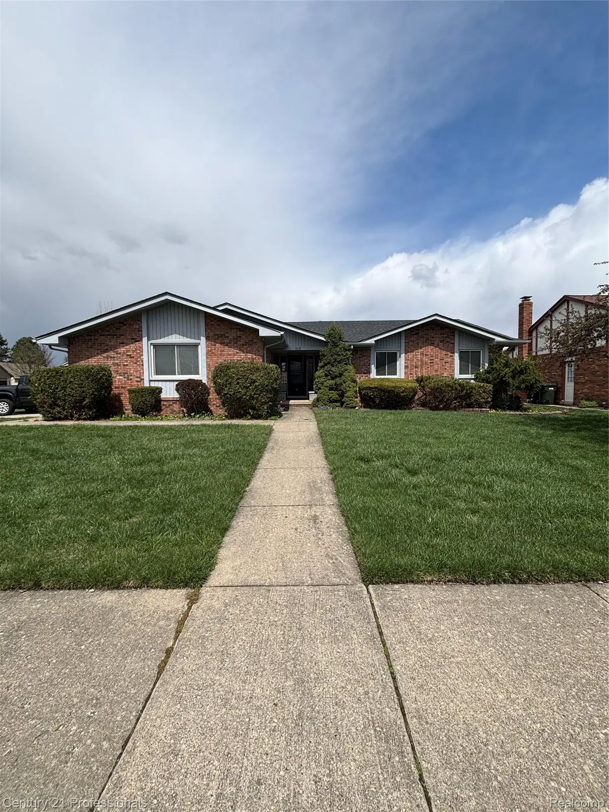 3715 Porter Drive, Sterling Heights, MI 48310 - #1