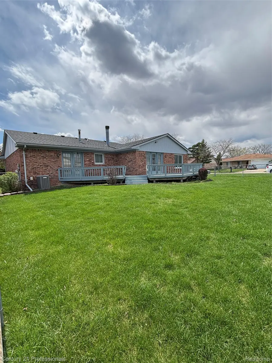 3715 Porter Drive, Sterling Heights, MI 48310 - #3