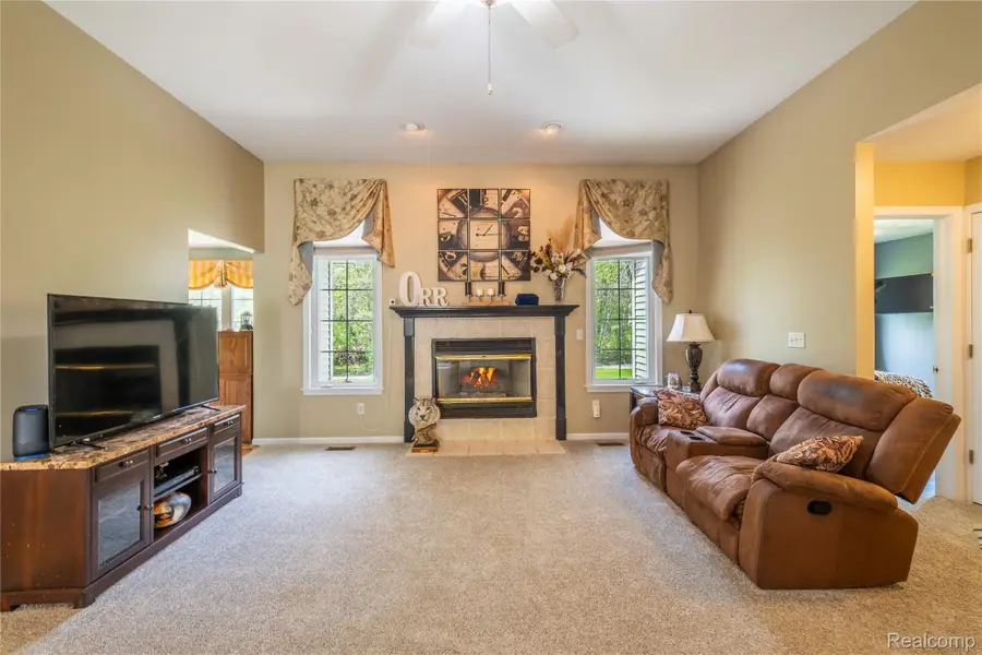 297 Carriage Way, Davison, MI 48423 - #2