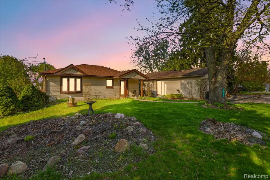 16280 Softwater Lake Drive, Linden, MI 48451 - #2