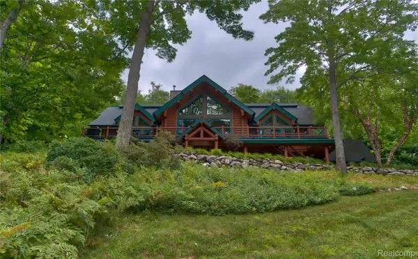 1189 Ridgeline Drive, BoyneCity, MI 49712