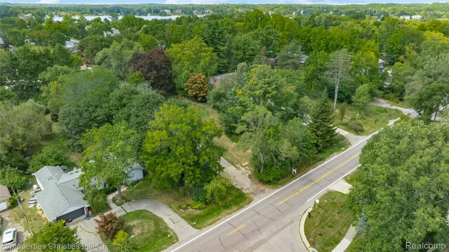 5620 Inkster Road, West Bloomfield, MI 48323 - #3