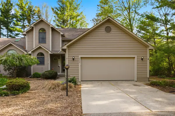 6432 Pinebrook Lane, Burton, MI 48509