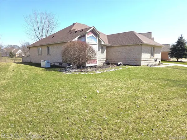 21966 Hunter Circle S, Taylor, MI 48180