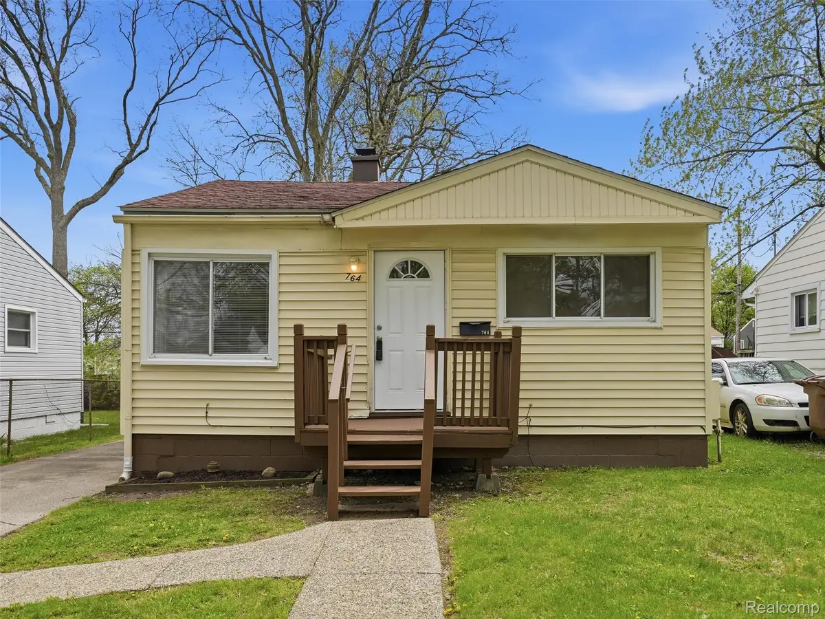 764 E Tennyson Avenue, Pontiac, MI 48340 - #1