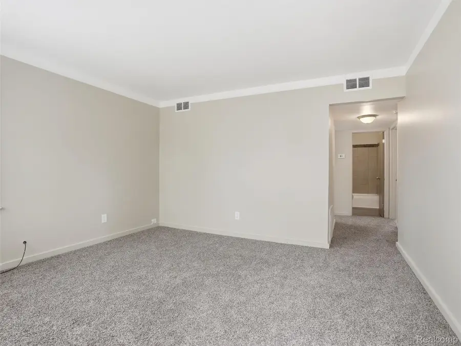 764 E Tennyson Avenue, Pontiac, MI 48340 - #2