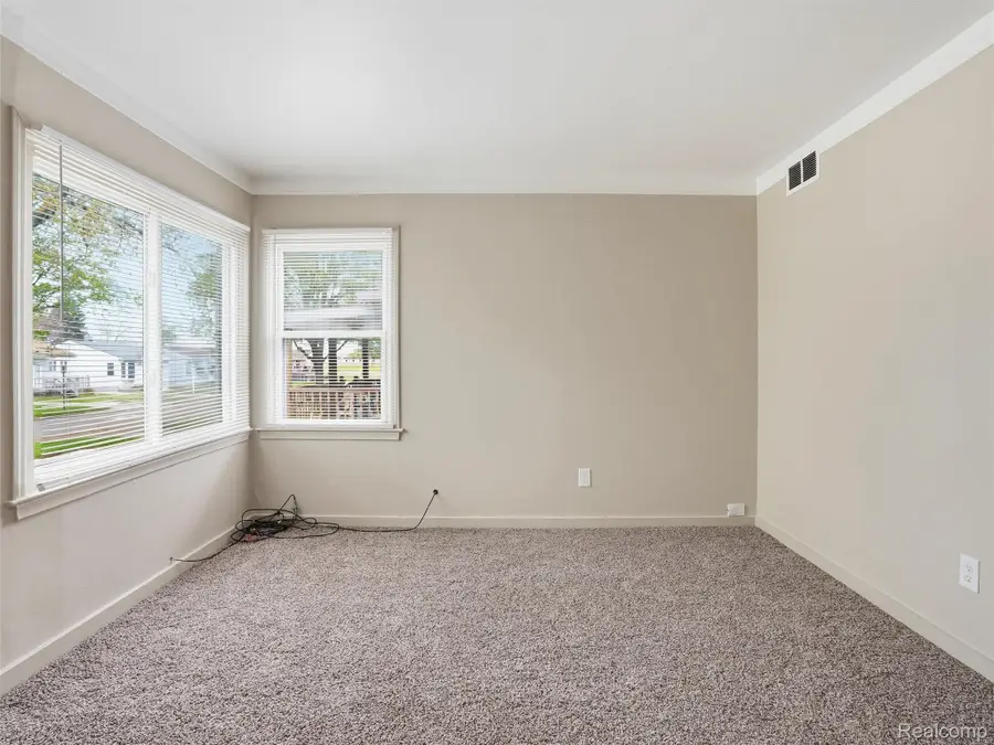 764 E Tennyson Avenue, Pontiac, MI 48340 - #3