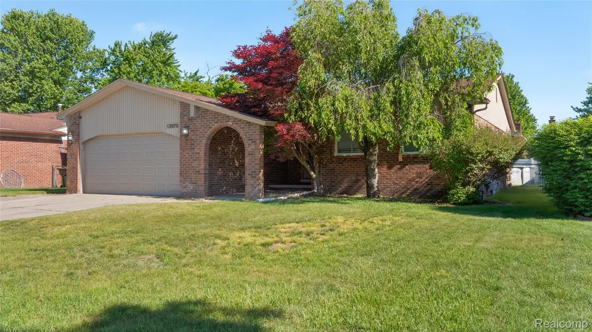 13979 Biscayne Drive, Sterling Heights, MI 48313 - #1