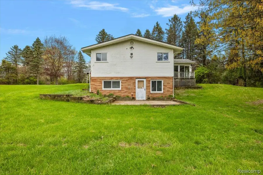 865 N Lapeer Road, Orion, MI 48362 - #2