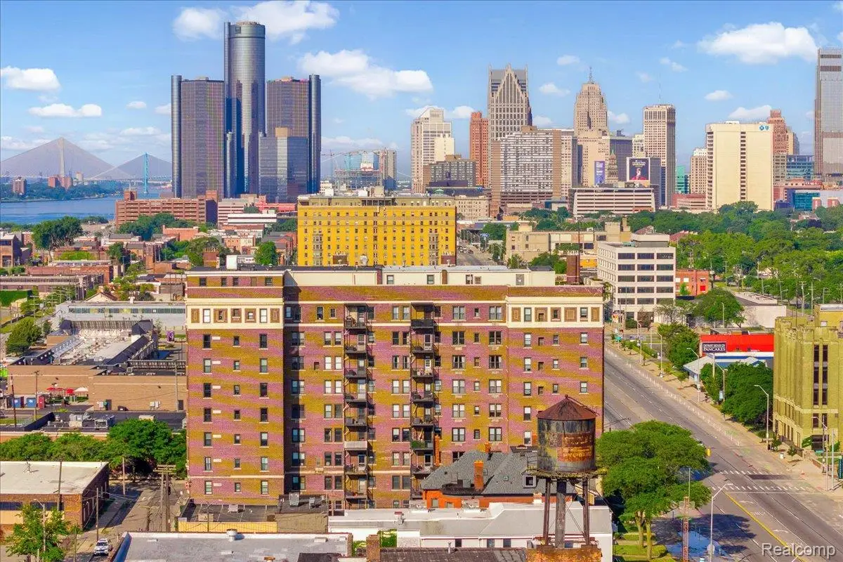 2900 E Jefferson Avenue #C5, Detroit, MI 48207 - #1