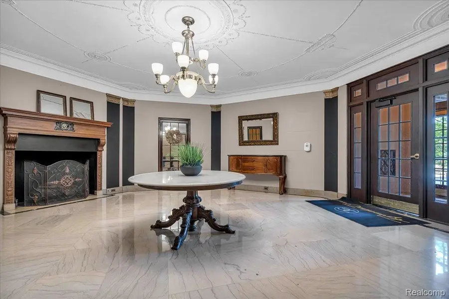2900 E Jefferson Avenue #C5, Detroit, MI 48207 - #3
