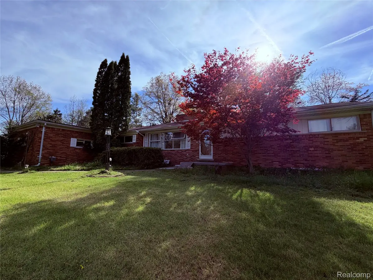 28147 Wildwood Trail, Farmington Hills, MI 48336 - #1