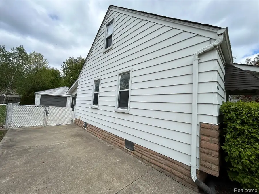 14935 Harrison Street, Livonia, MI 48154 - #3