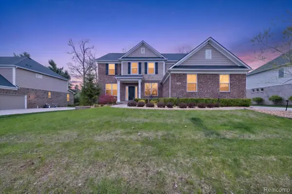 2942 Montgomery Circle, WalledLake, MI 48390