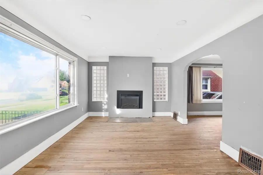 12716 Wilshire Drive, Detroit, MI 48213 - #2