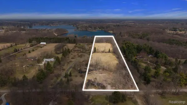10515 Horton Road, Goodrich, MI 48438