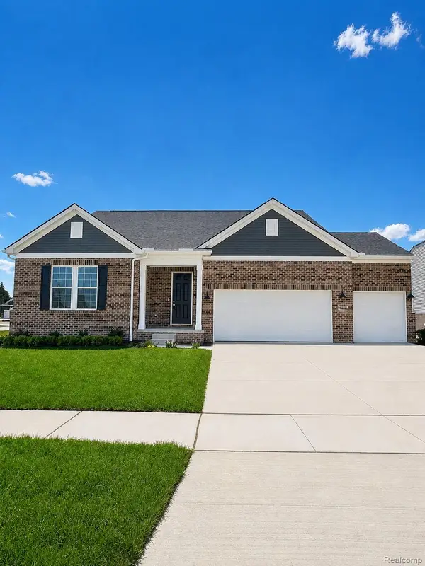 50681 Crusader Drive, Macomb, MI 48042