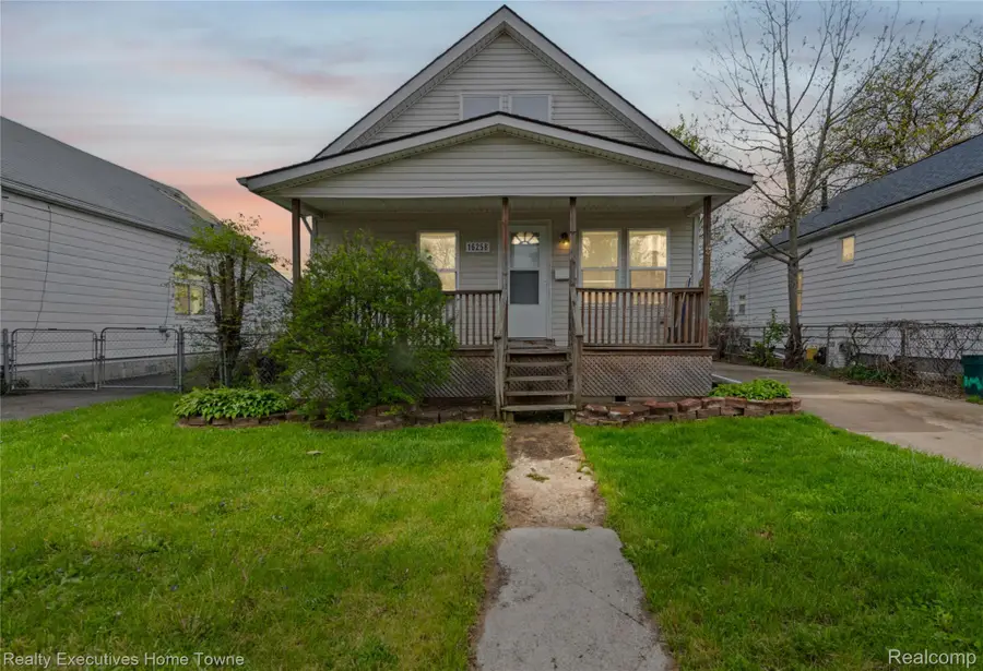 16258 Evergreen Avenue, Eastpointe, MI 48021 - #3