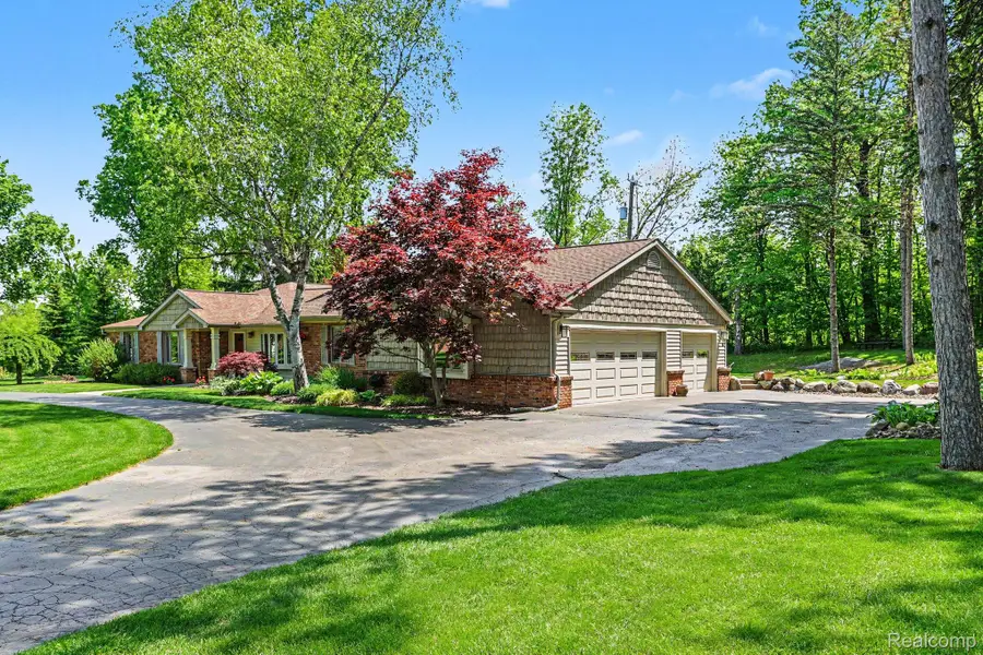 2080 Teggerdine Road, White Lake, MI 48386 - #2