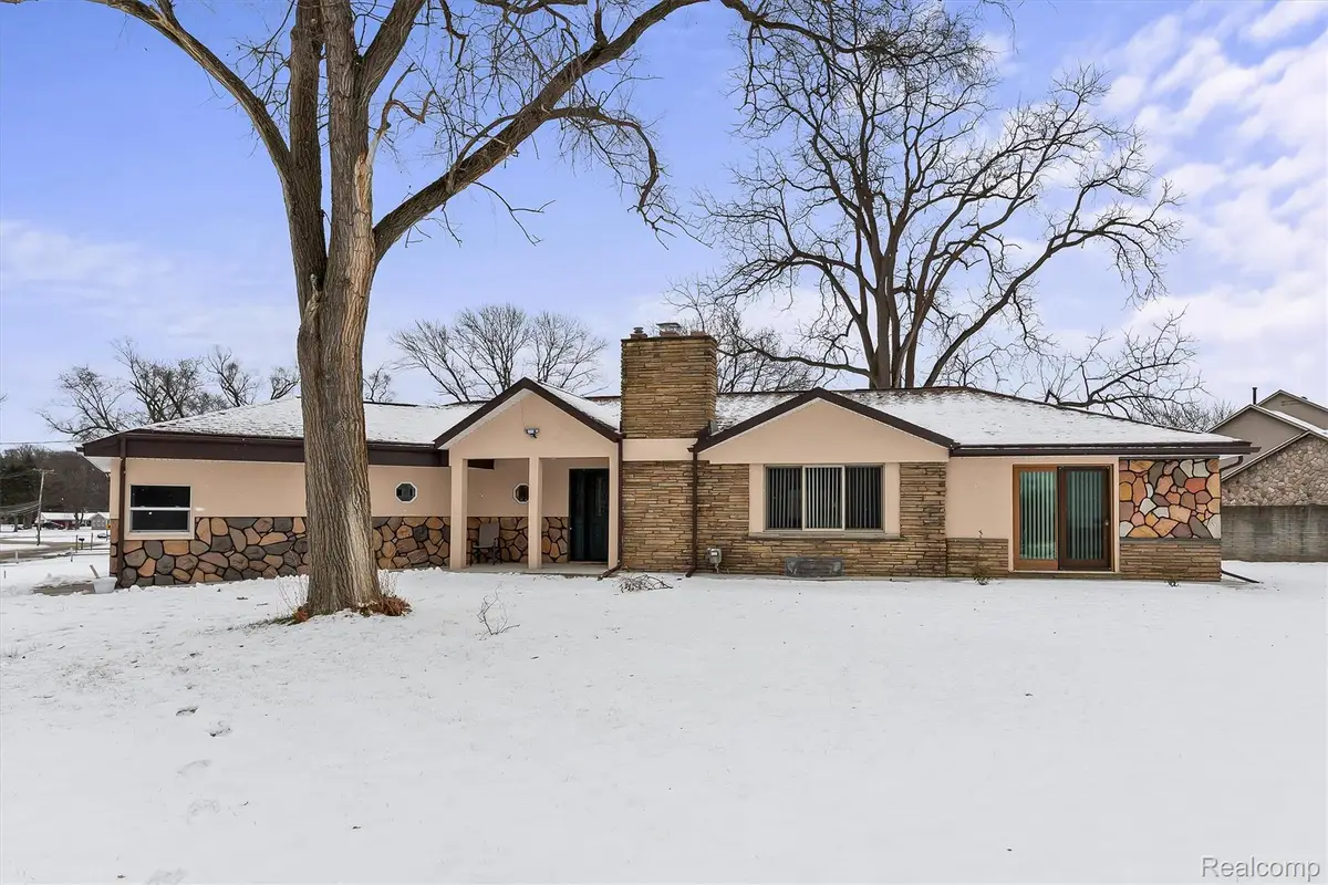 15500 Millar Road, Clinton Township, MI 48036 - #1