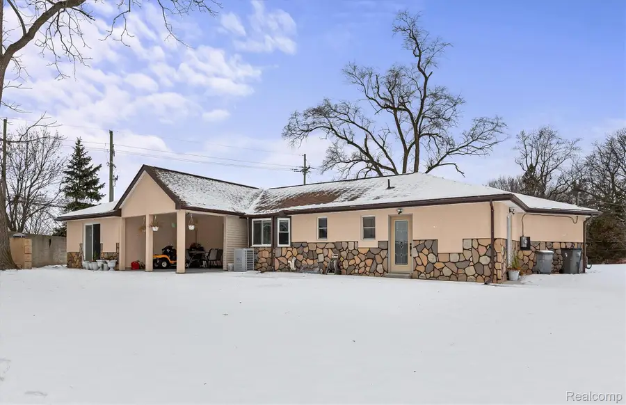 15500 Millar Road, Clinton Township, MI 48036 - #2