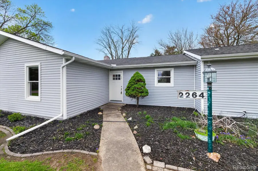 2264 Crane Road, Fenton, MI 48430 - #3