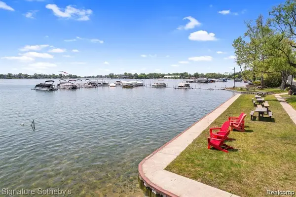 2372 Pine Lake Road, WestBloomfield, MI 48324