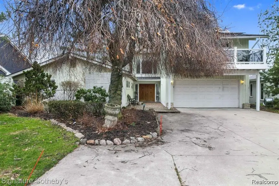 2372 Pine Lake Road, West Bloomfield, MI 48324 - #3