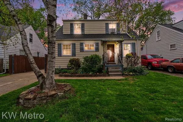 21945 Cyman Avenue, Warren, MI 48091