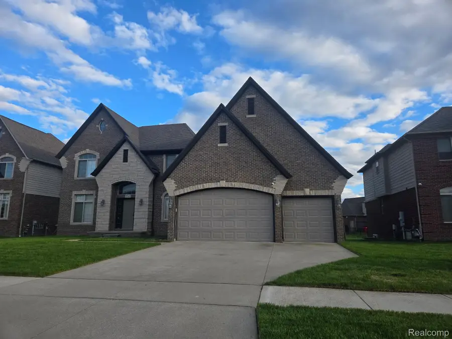 15342 Amberfield Drive, Macomb, MI 48042 - #2