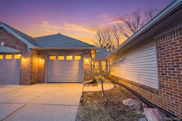 21400 Magnolia Court, FarmingtonHills, MI 48336