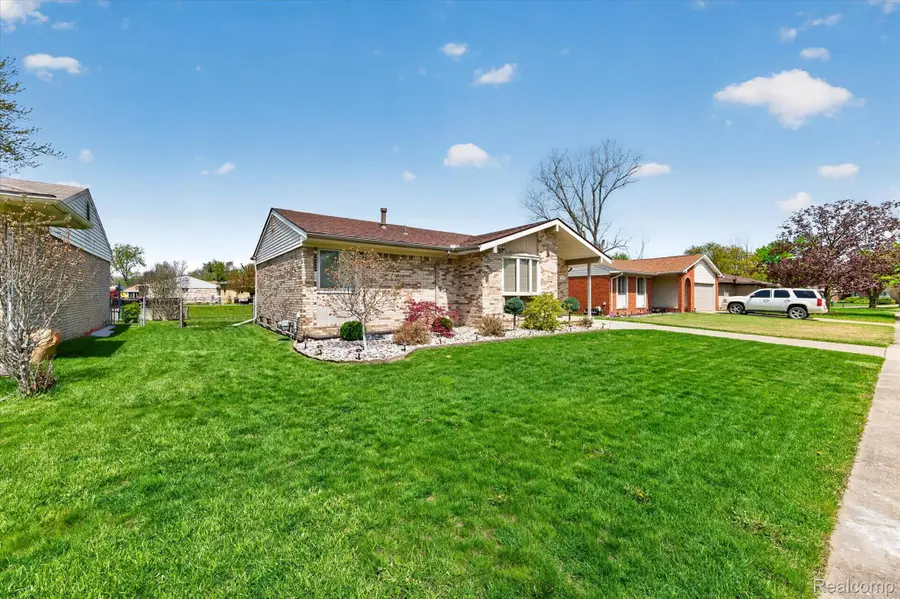23712 Cedar Ridge Drive, Romulus, MI 48174 - #2