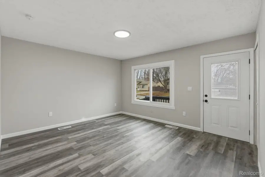 15527 Meadow Street, Romulus, MI 48174 - #3