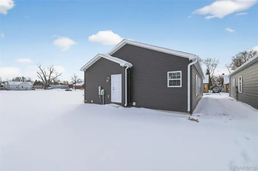 7551 Packard Ave, Warren, MI 48091 - #2
